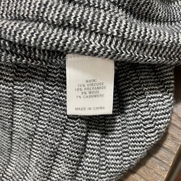 St. John Women's Short Sleeve Sweater Black & White Striped Ribbed Knit - Medium - Picture 9 of 9